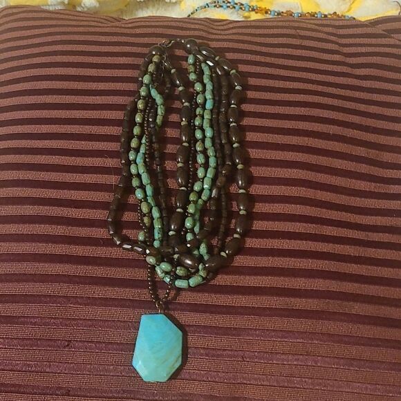 Bundle Of 3 Necklaces - Picture 4 of 7